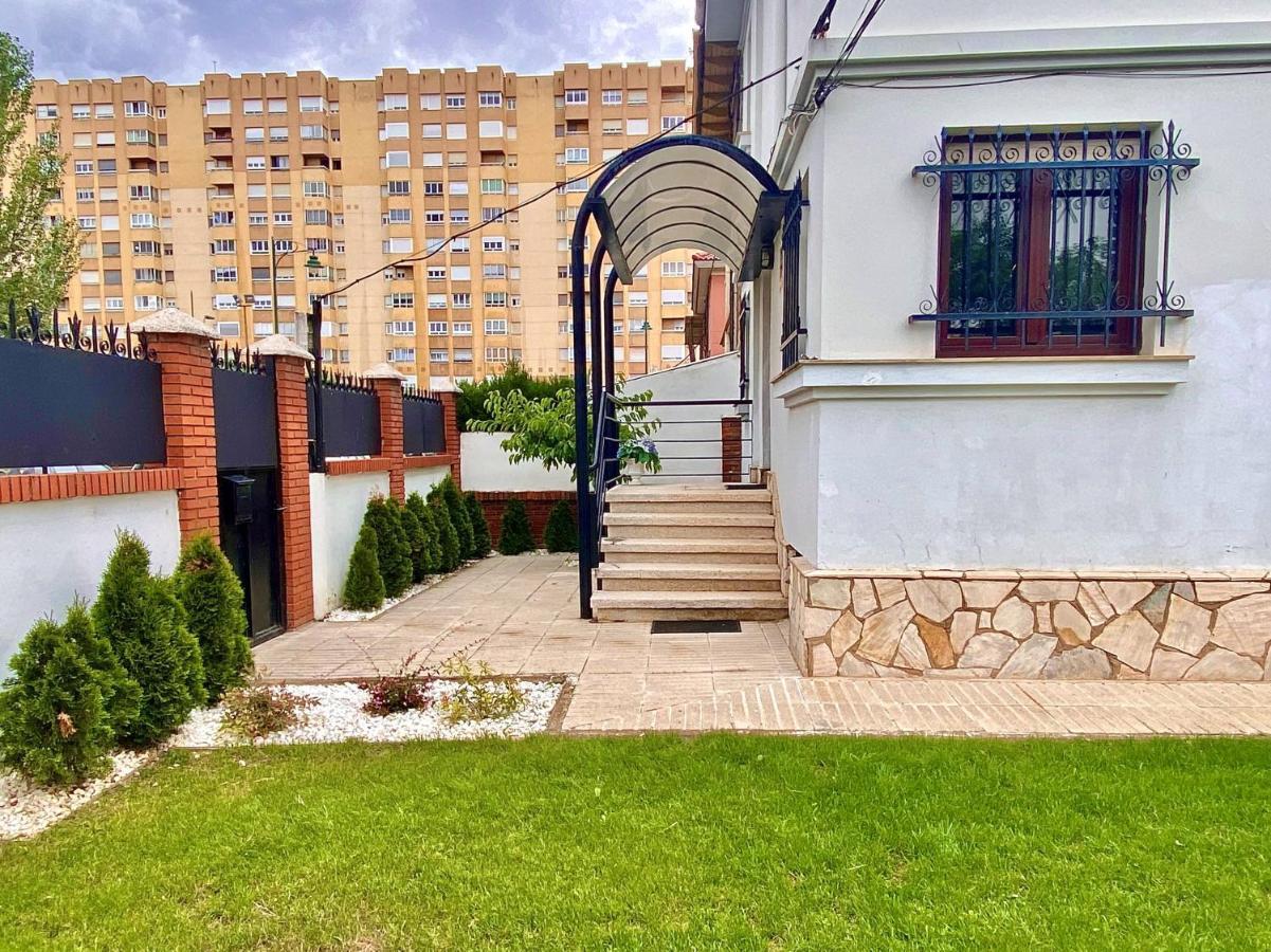 Housing Leon Casa Con Jardin 빌라 외부 사진